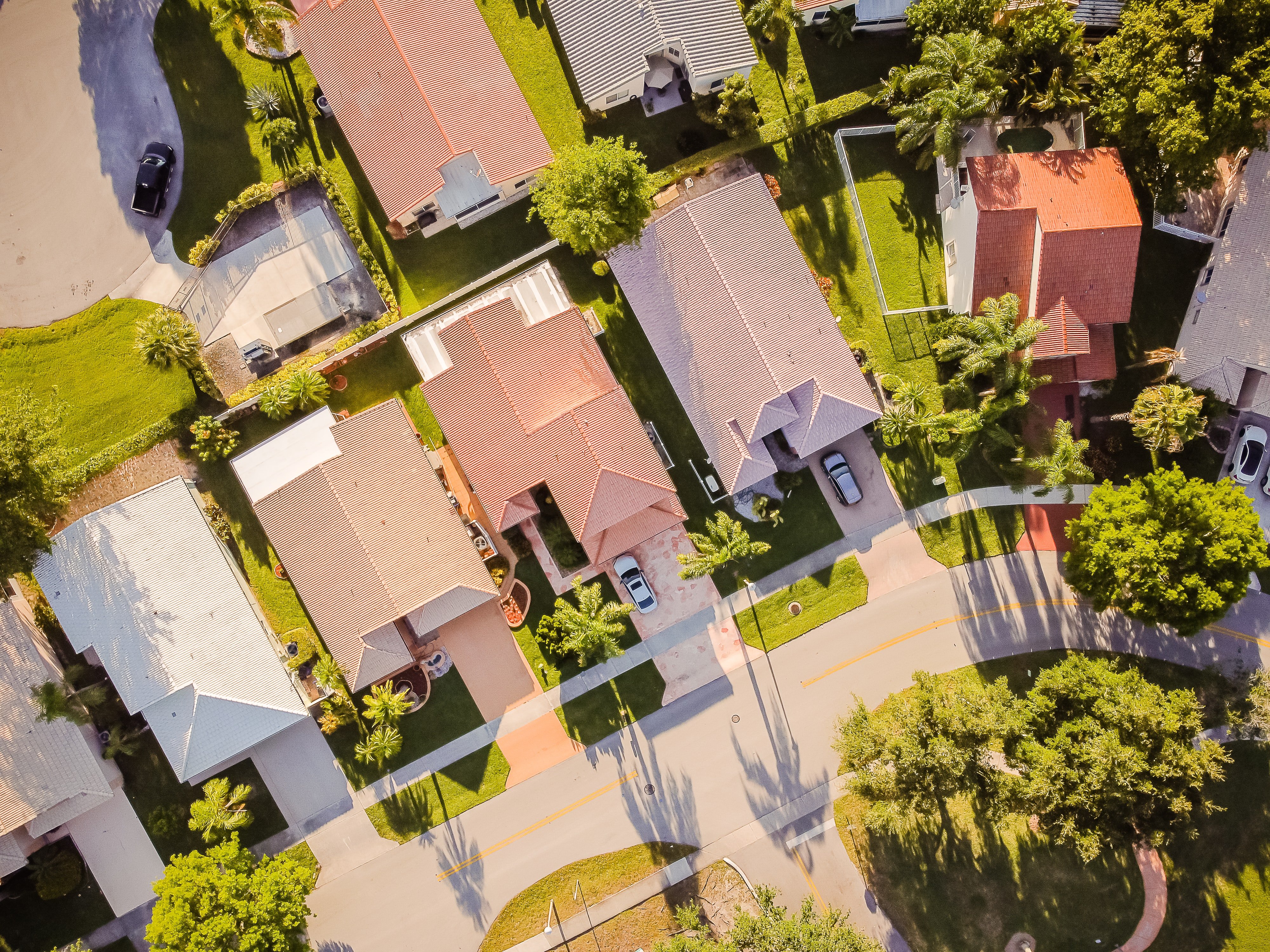 birds eye view of suburban neighborhood