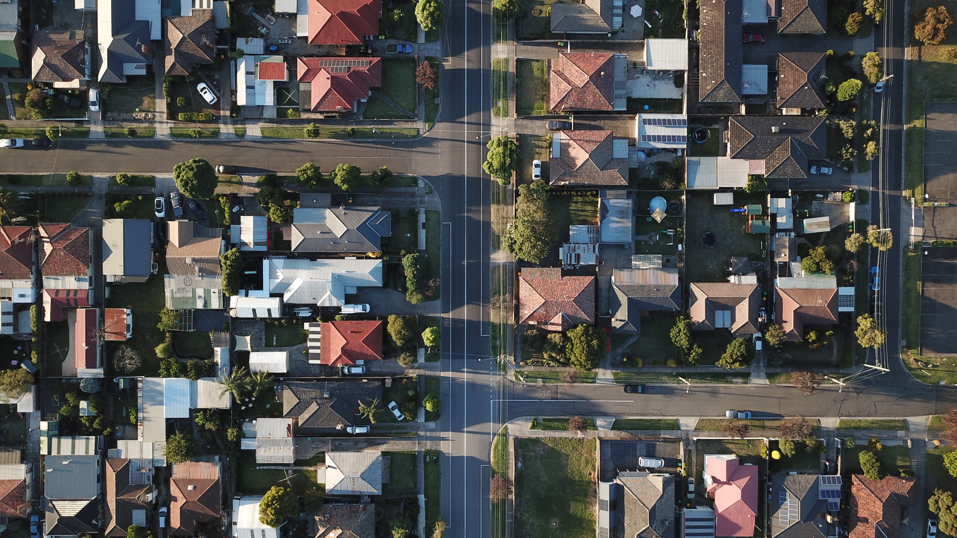 shingle homes in neighborhood